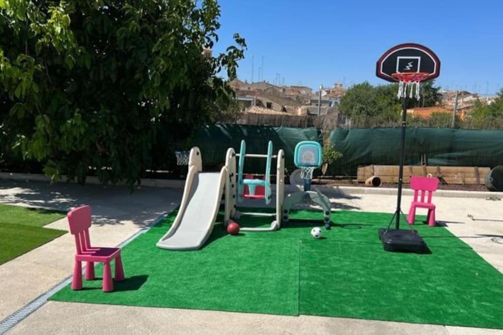Agradable Villa con piscina Campillo de Altobuey Exterior foto