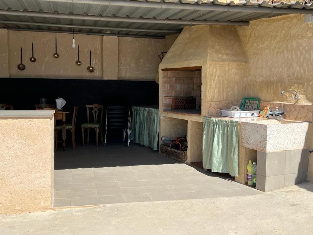 Agradable Villa con piscina Campillo de Altobuey Exterior foto