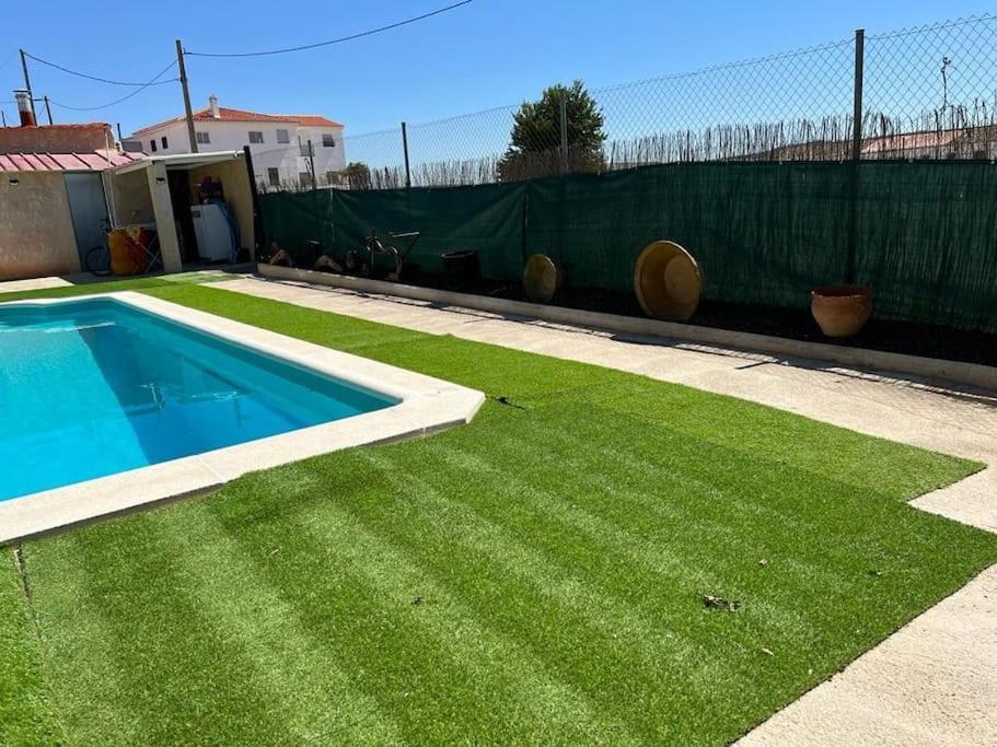 Agradable Villa con piscina Campillo de Altobuey Exterior foto